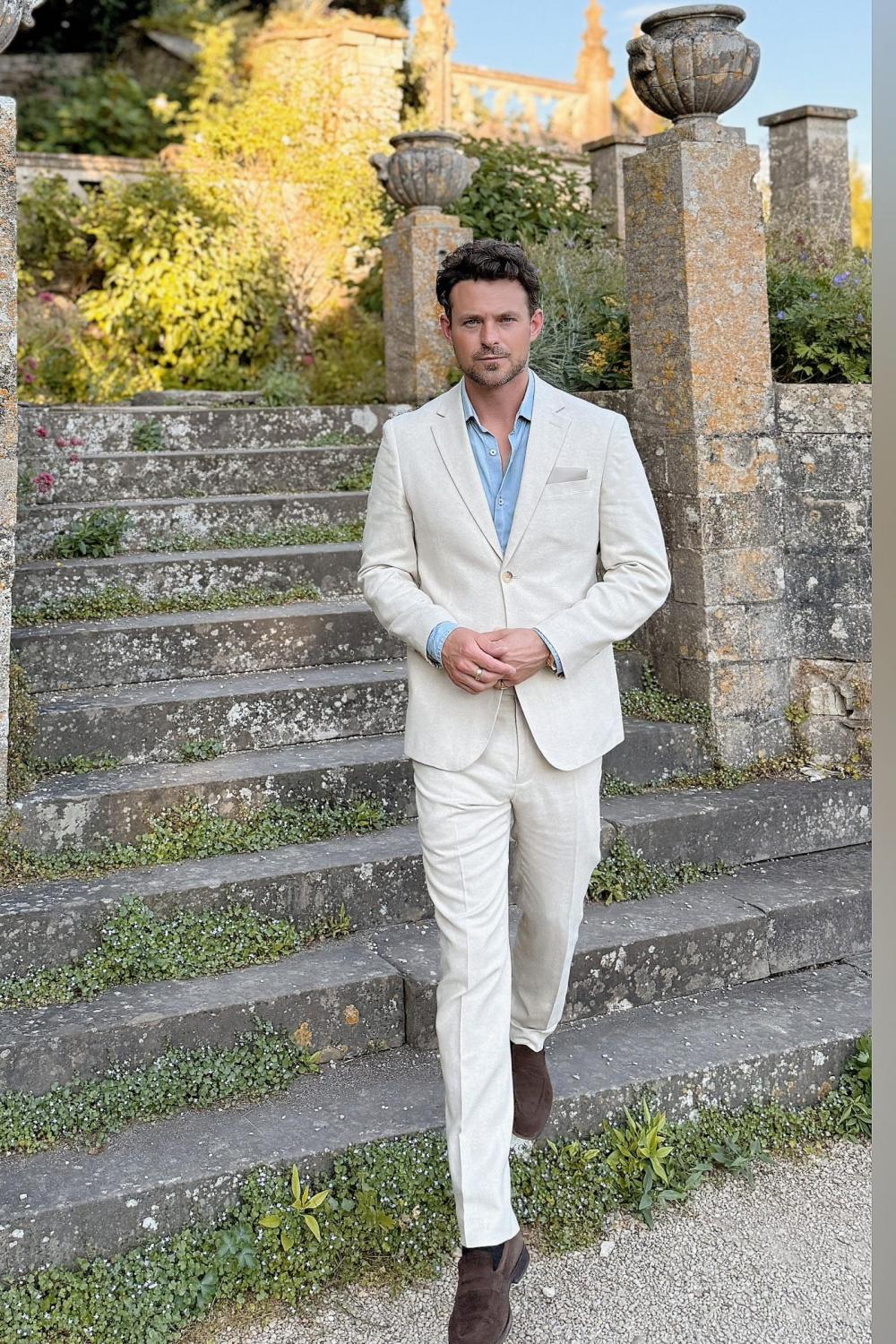 Jules Knight image