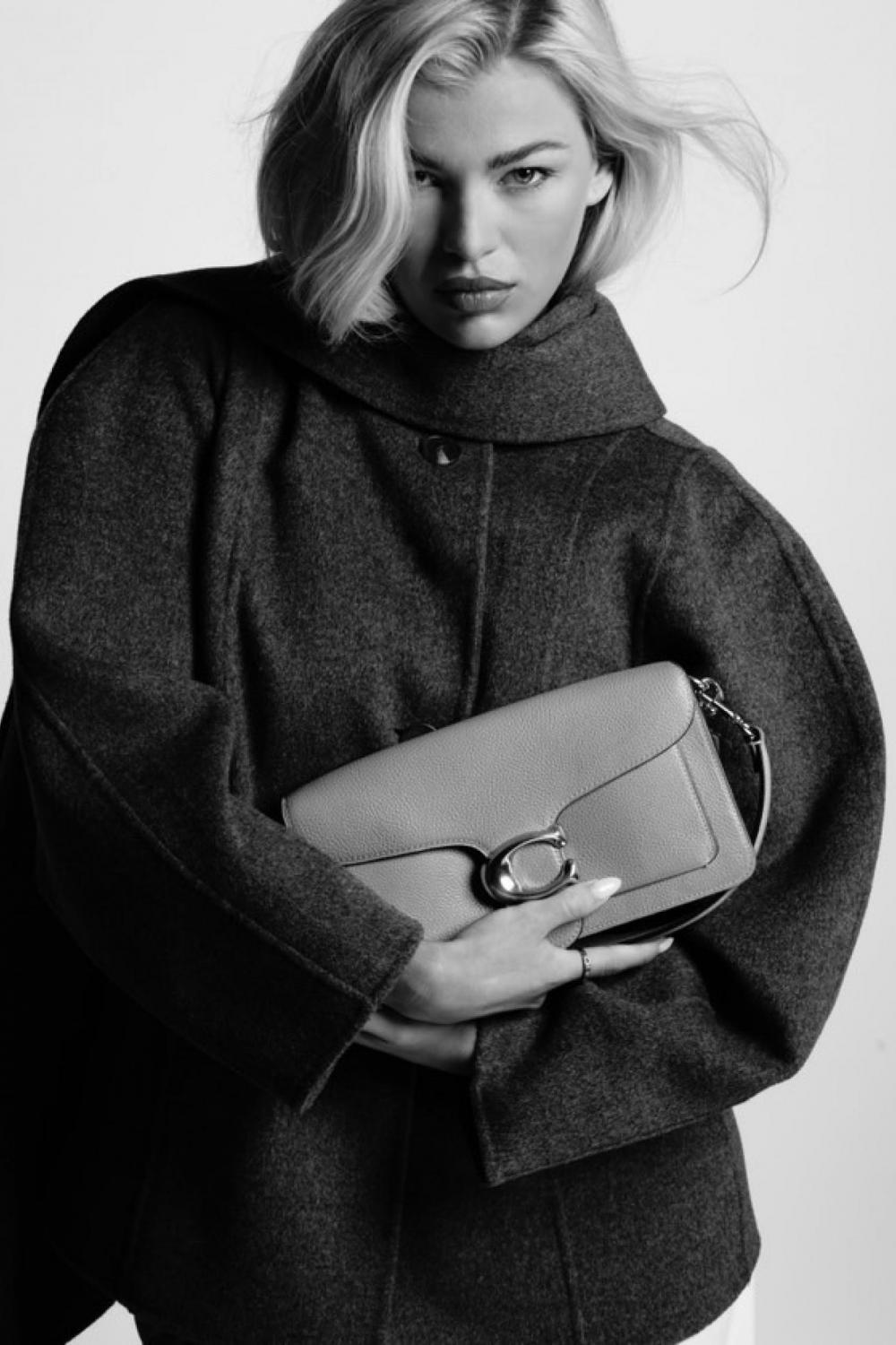 Lauren Simmons image