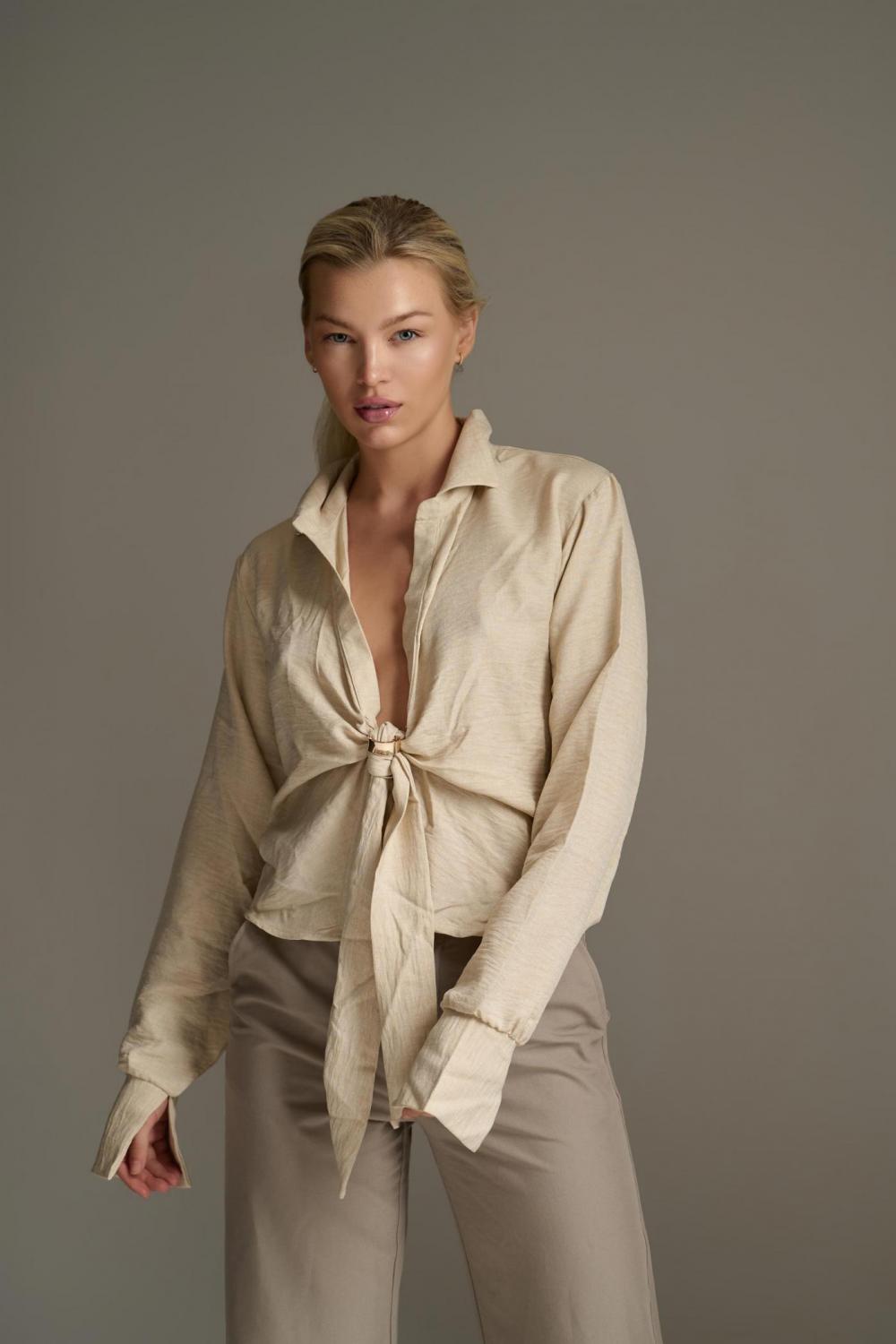Lauren Simmons image