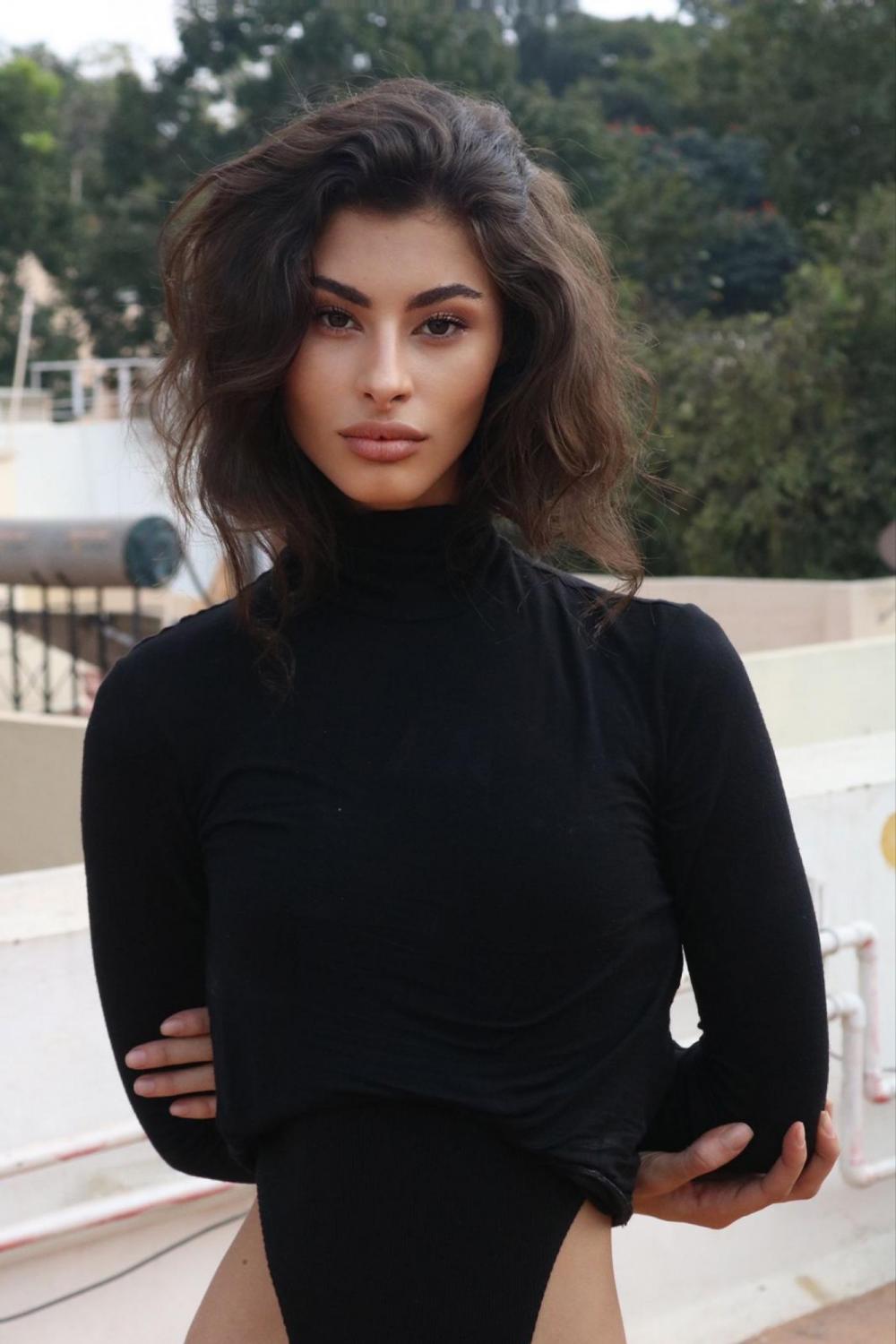 Paula Batista image