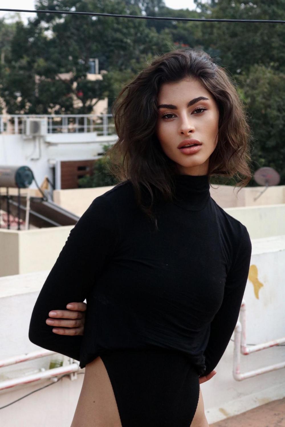 Paula Batista image