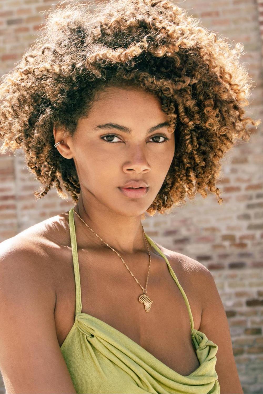 Kelly Furtado image