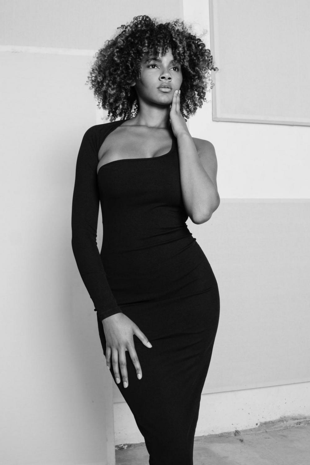 Kelly Furtado image