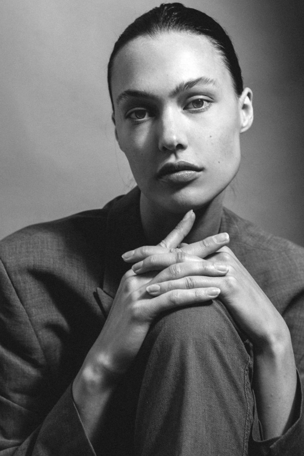 Julia Wojtyga image
