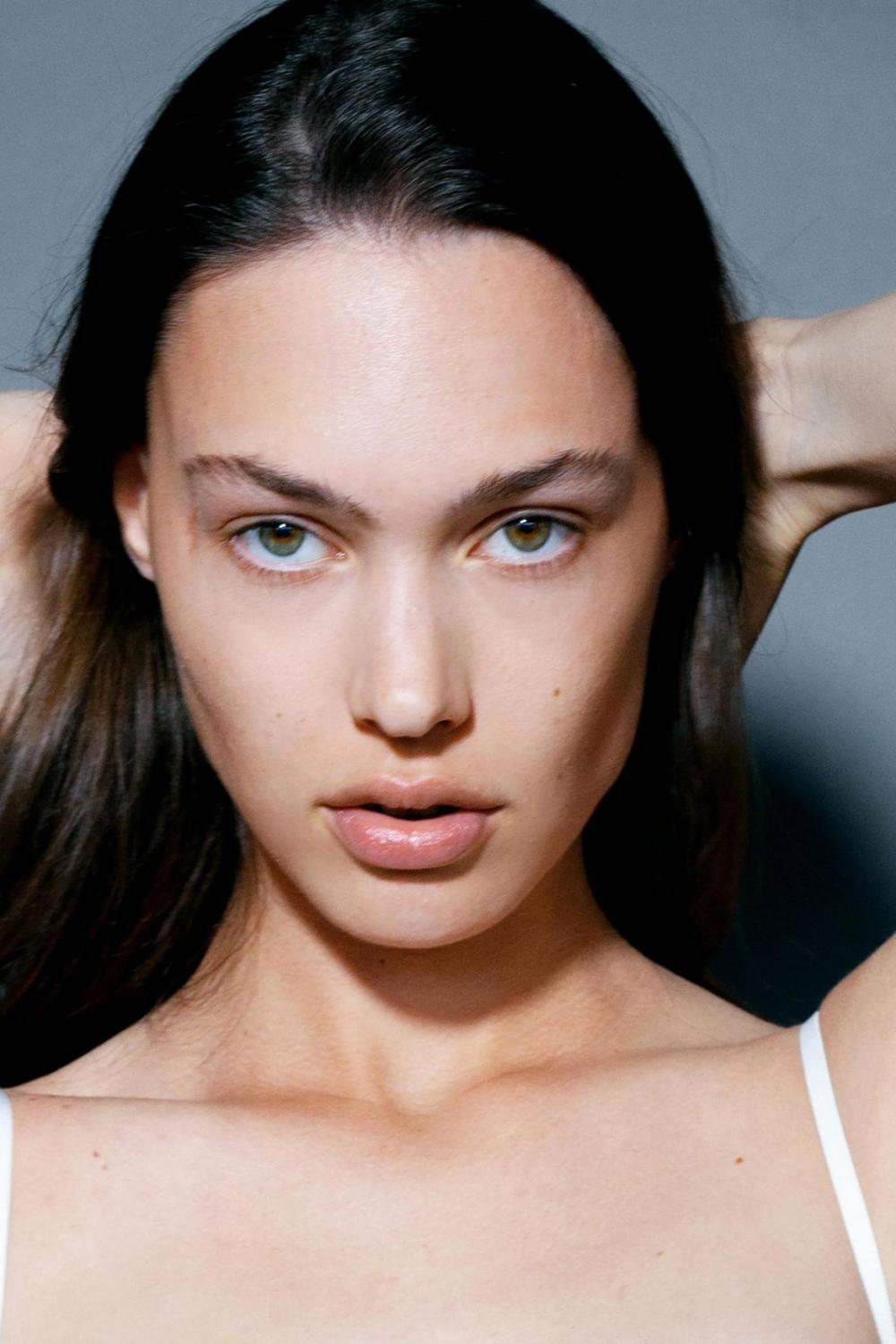 Julia Wojtyga image