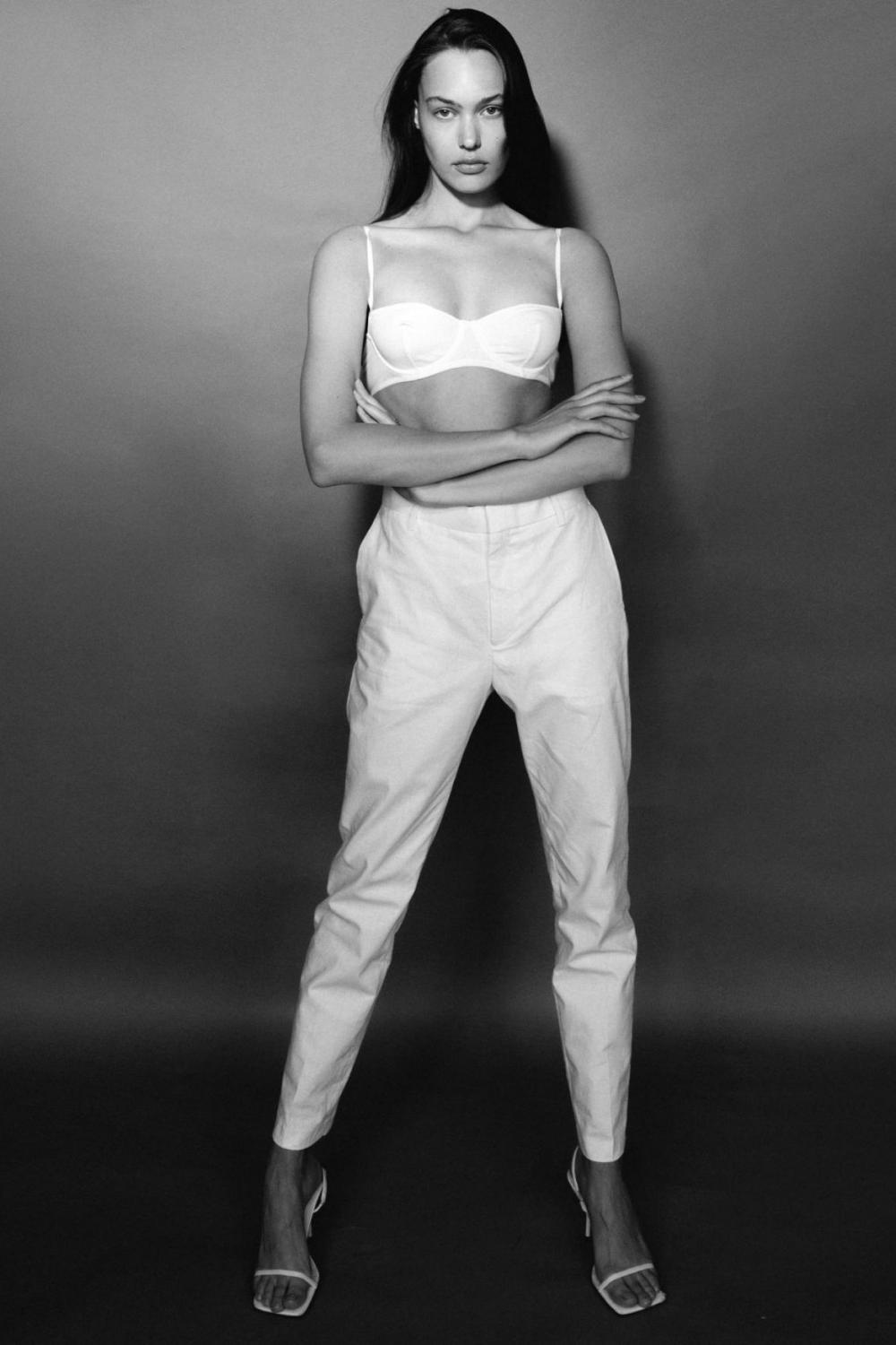 Julia Wojtyga image