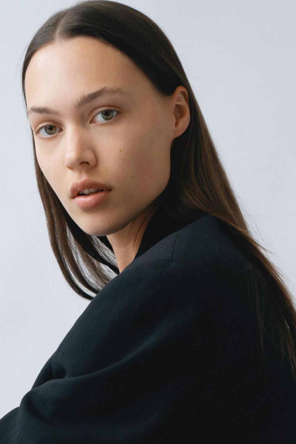 Julia Wojtyga image