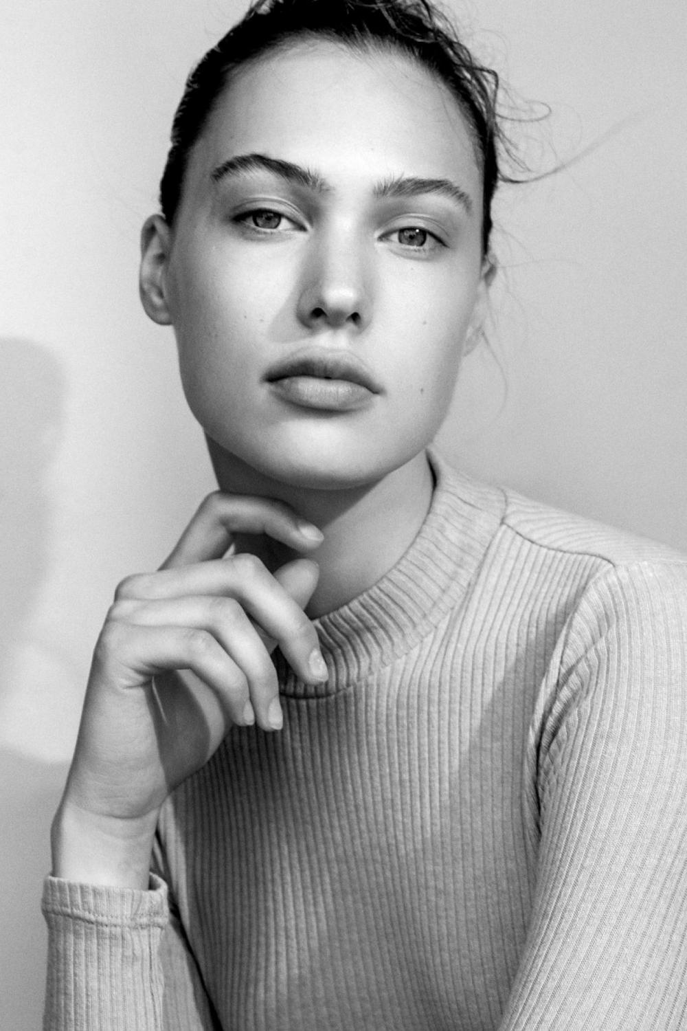 Julia Wojtyga image