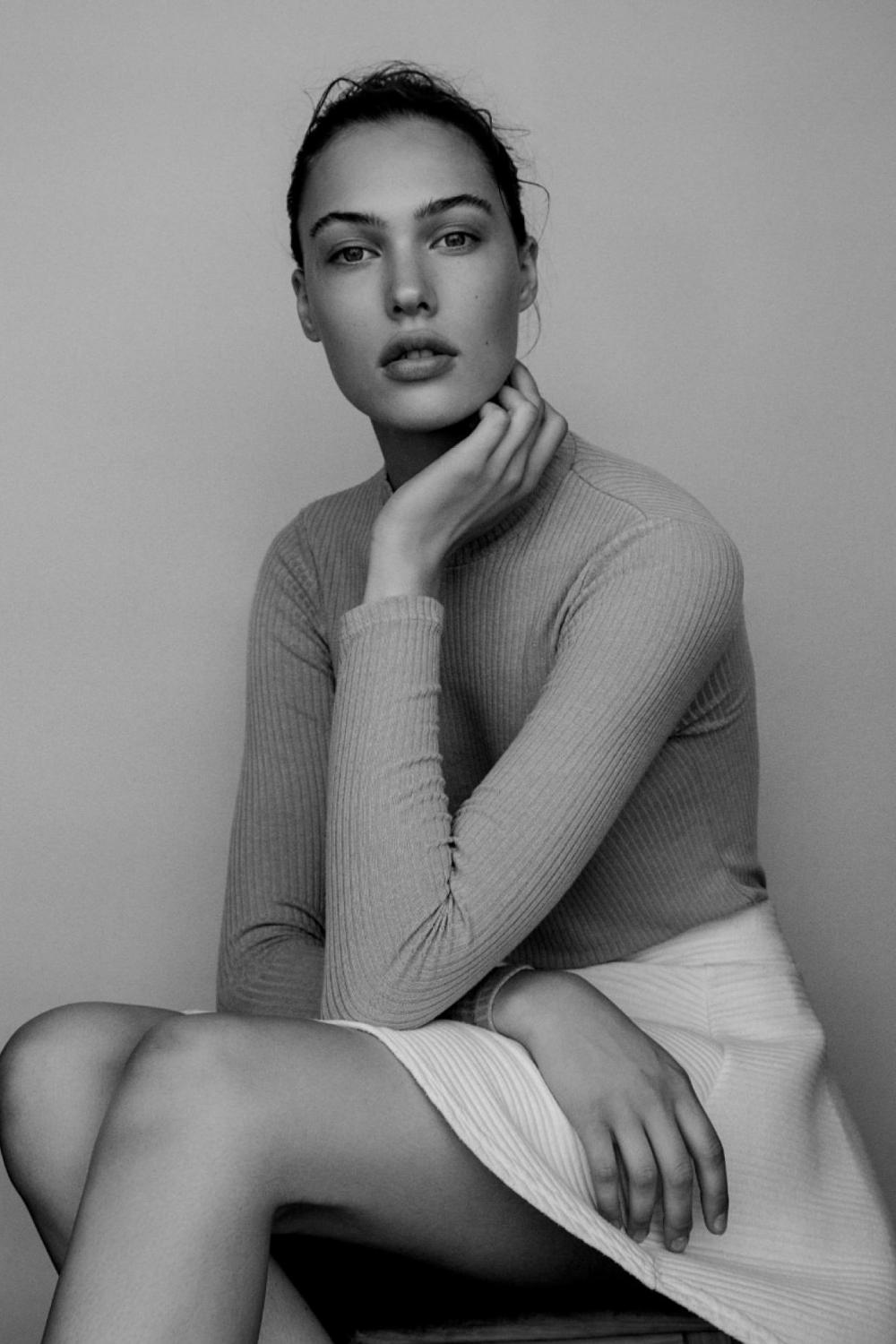 Julia Wojtyga image
