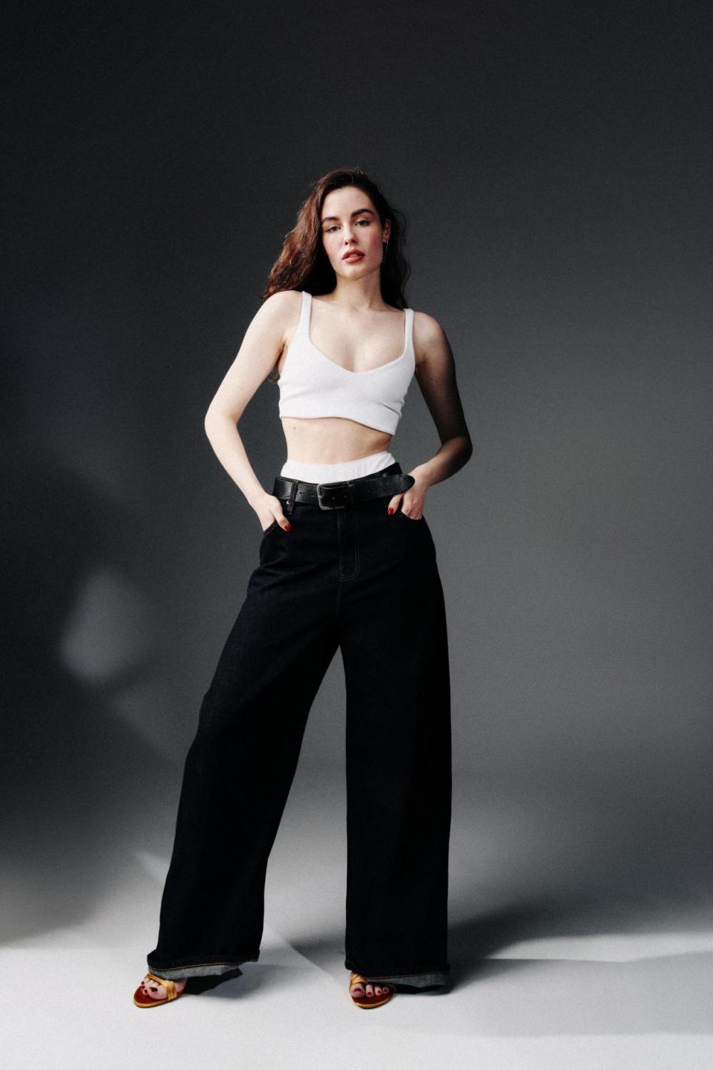 Bella Howard image