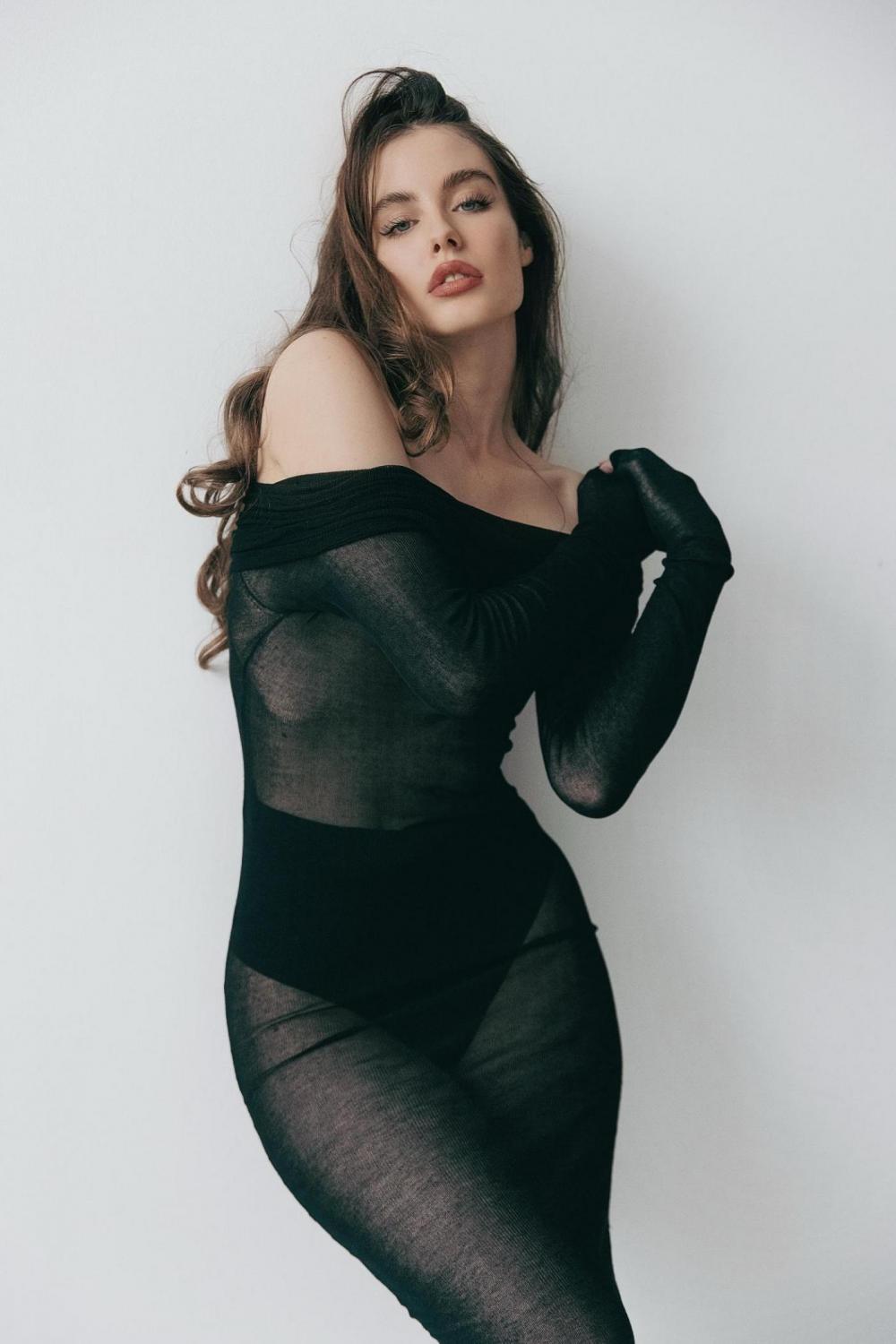 Bella Howard image