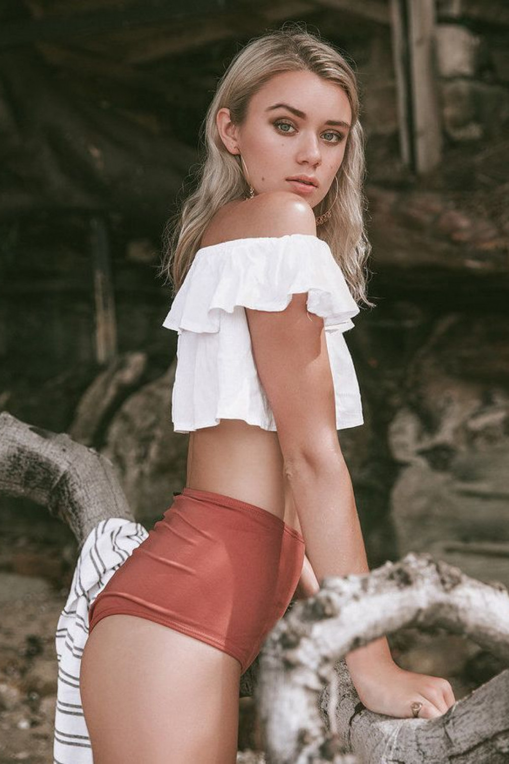 Claudia Thompson image