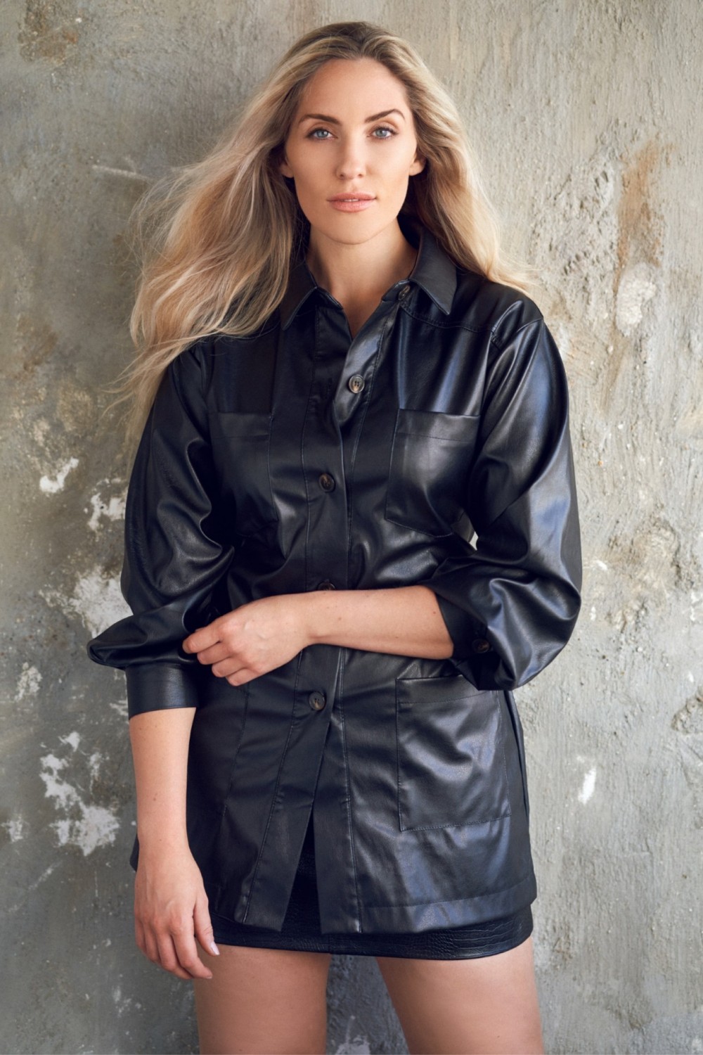 Danielle Warwick image