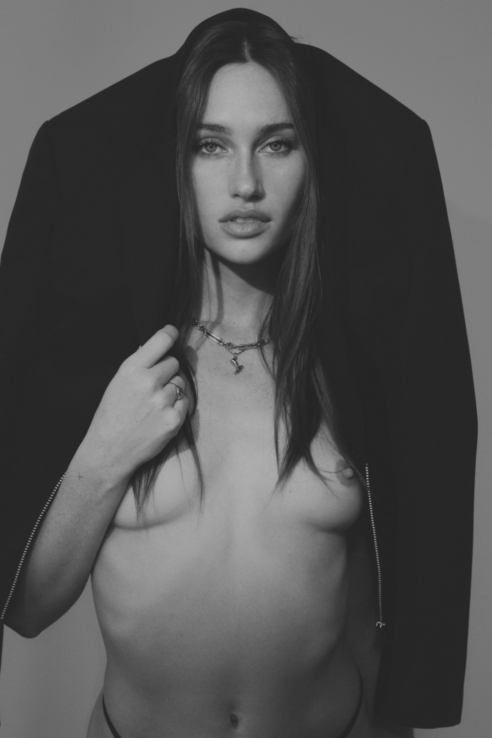 Miki Davis image